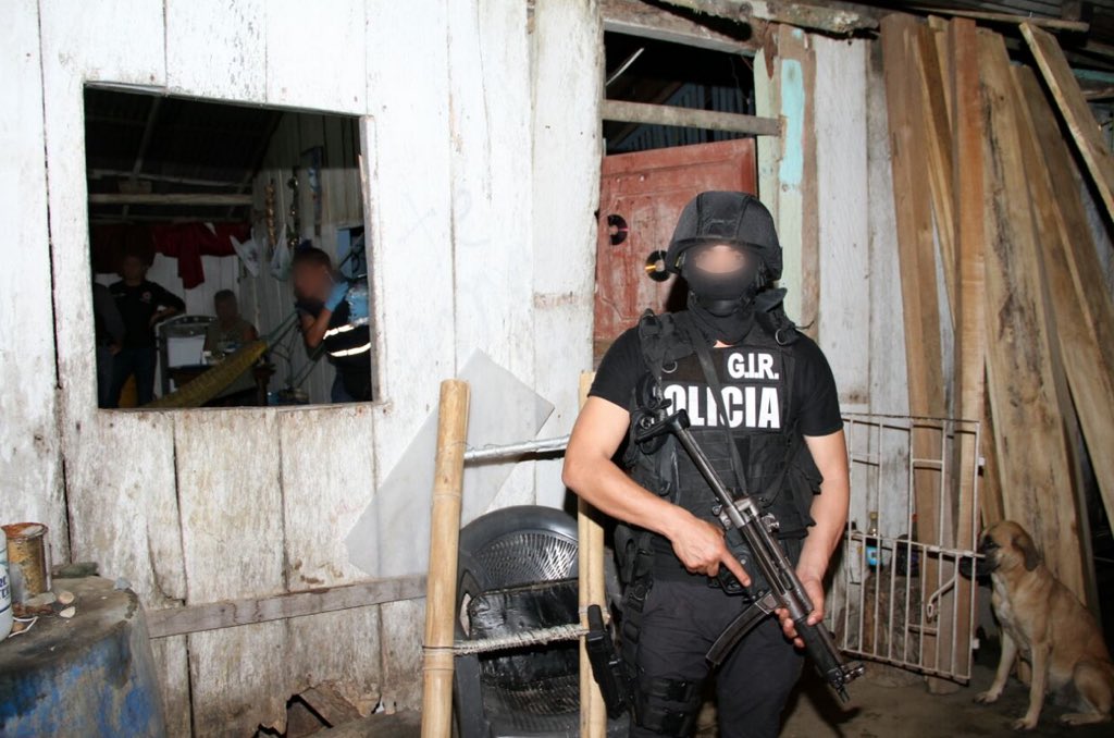 NARCOESTADOS's tweet photo. @NARCOESTADOS Grupo de intervención y rescate #Ecuador https://t.co/wpRCI6YMgs