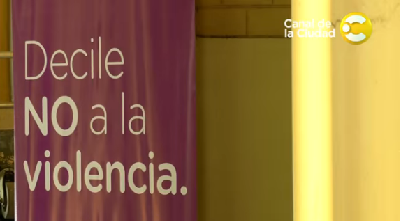 CanalCiudadBA's tweet photo. "Si hay amor, no hay violencia"  #NiUnaMenos #PorLaCiudad
https://t.co/URRX6uLLHU https://t.co/Dc5uYni7rT