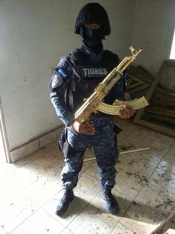 NARCOESTADOS's tweet photo. @NARCOESTADOS Tropa de Investigación y Grupo de Respuesta Especial de Seguridad #Honduras https://t.co/z5K2YVk1GB