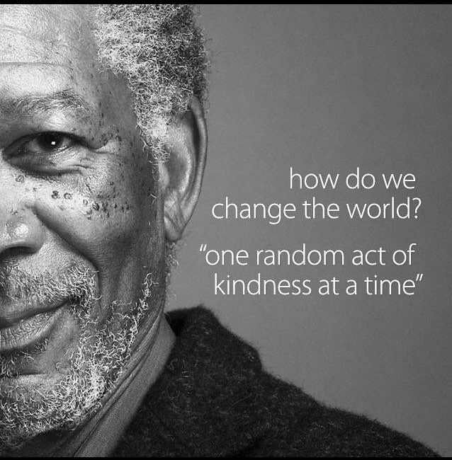 SnarkyKay's tweet photo. Remembering today everything you are thankful for then paying it forward with an act of kindness #happythanksgiving https://t.co/YnWkLt13eF