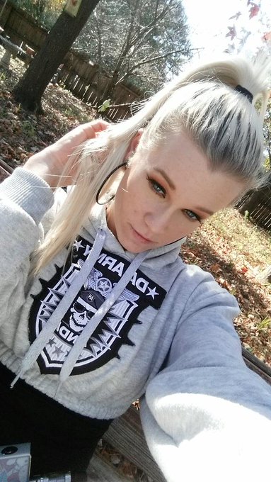 Feed me mofos!.....ugh https://t.co/LcgVG90eI1