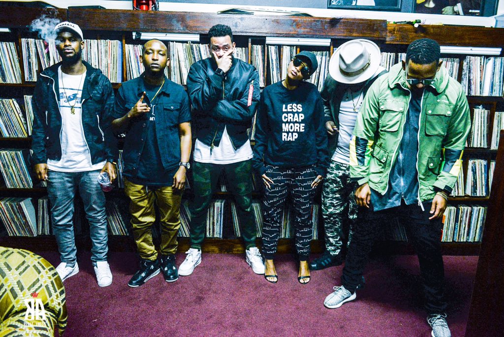 2freshLES's tweet photo. Tbt #TheMakingOfTheNorthGodAlbum ๐ฅ๐ฟ๐ฆ๐โข @KidXSA @NoMoozlie @akaworldwide @Sbuda_Roc @Maggz100 27/11/15 #NorthAlbum โผ๏ธ https://t.co/RGHCu2PZ1W
