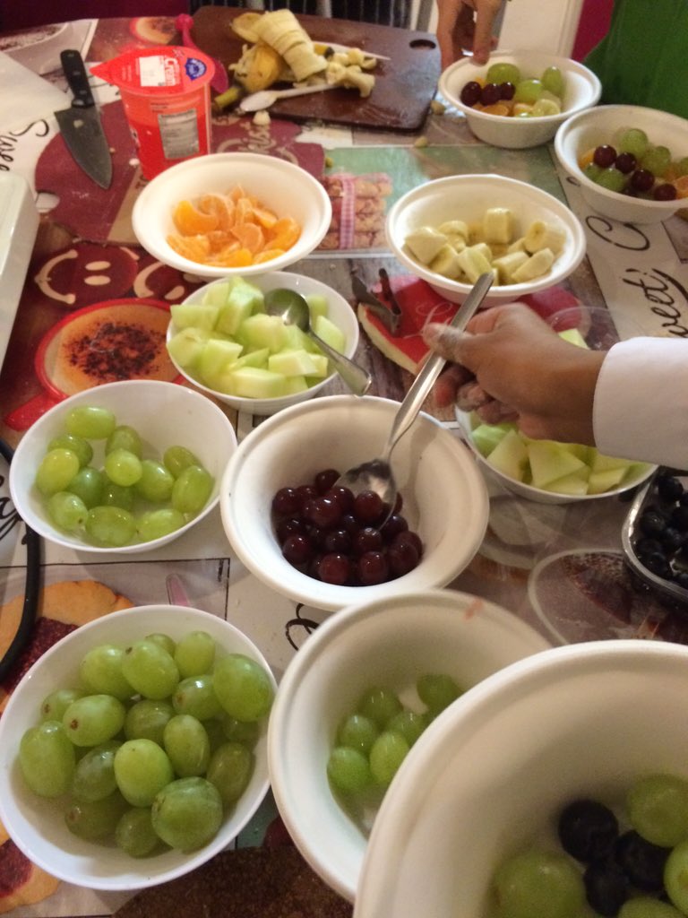 GWS_Learning's tweet image. We made samosas and fruit salad - delicious!