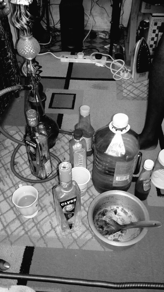 Romy_stevo's tweet photo. @MissMandii #TBT BACK IN COLLE ,how we used to welcome the weekend https://t.co/o054zqGdY6