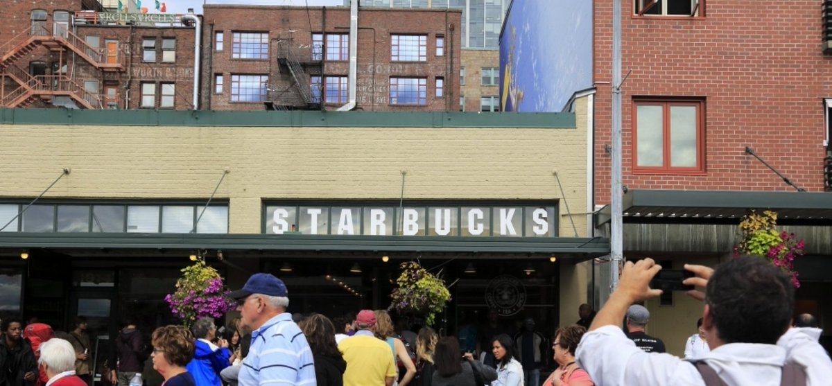 OneYellowTree's tweet image. What Starbucks&apos; Red Cup Controversy Teaches Us About Negative PR buff.ly/1lIKo30