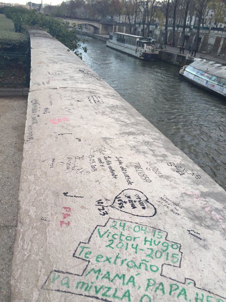 OGSGemma's tweet photo. The famous love lock bridge over the Seine river. https://t.co/lqYlBb7LER