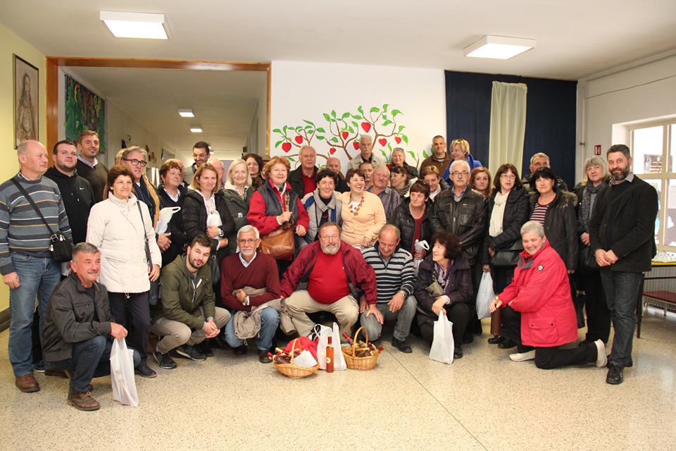 crossbordertour's tweet photo. #Agritourism #Konavle members on #study trip :) https://t.co/XkaTvmCJEh