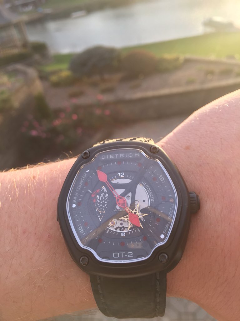 TheHorologyPad's tweet image. Happy Thanksgiving from TheHorologyPad! 🦃