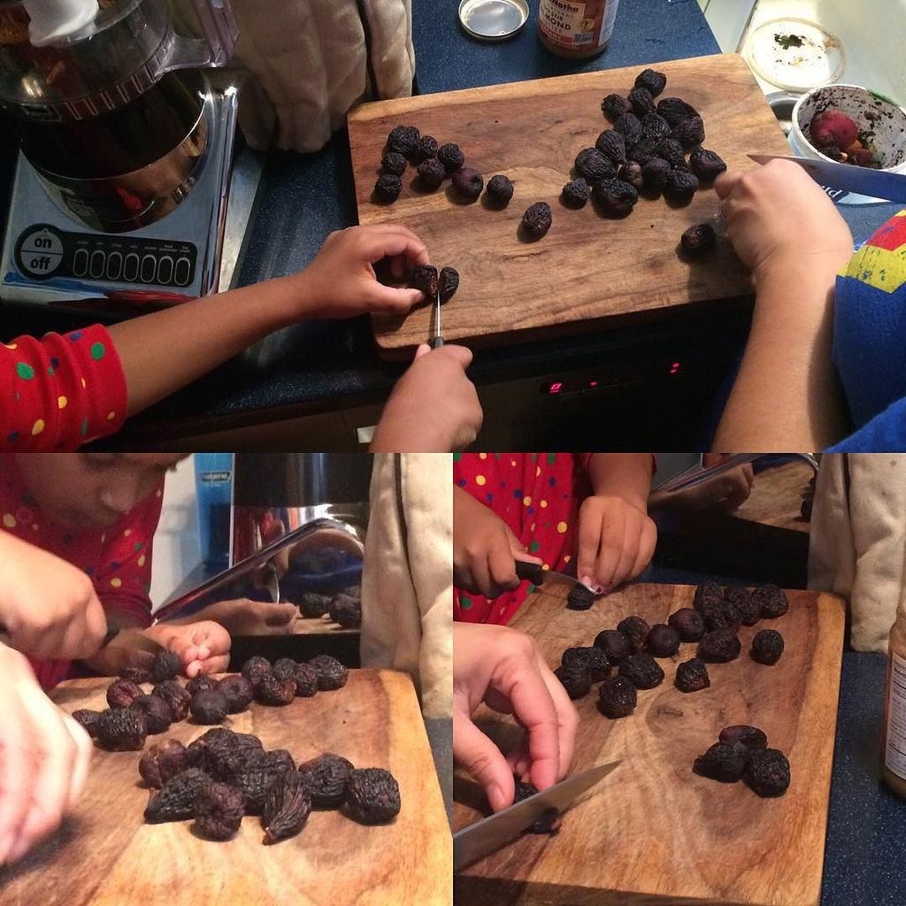 bmitd67's tweet photo. @djtj81tara and #Julia working on #dessert. #almostseven #figs #knifeskills #almondbutter … https://t.co/KGOxho2vsS https://t.co/mjk6sxeLUA