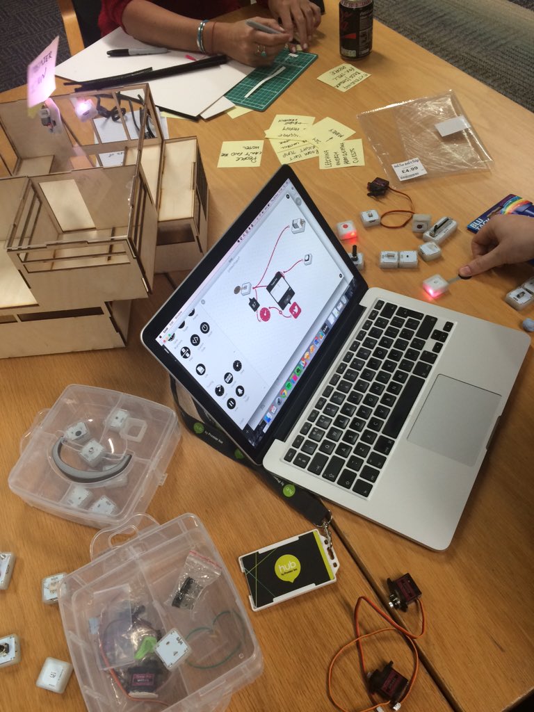 hubhotels's tweet photo. 'Internet of Things' workshop with @samlabs - exploring tech, connectivity and innovative thinking - fun times https://t.co/FOi9ylOWiW