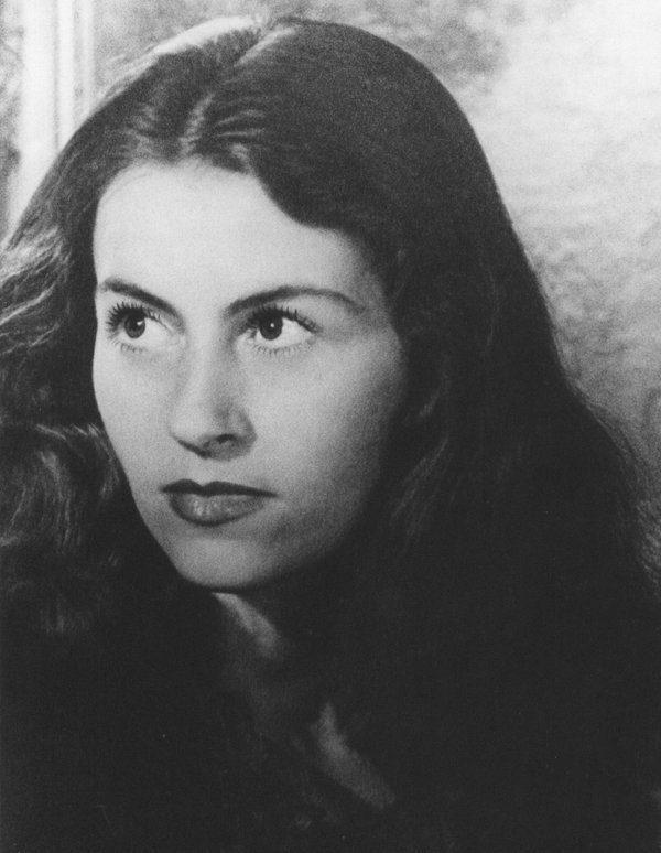 "Like many other women in the Surrealist movement, Unica Zürn moved from muse to artist..." ow.ly/V64IN