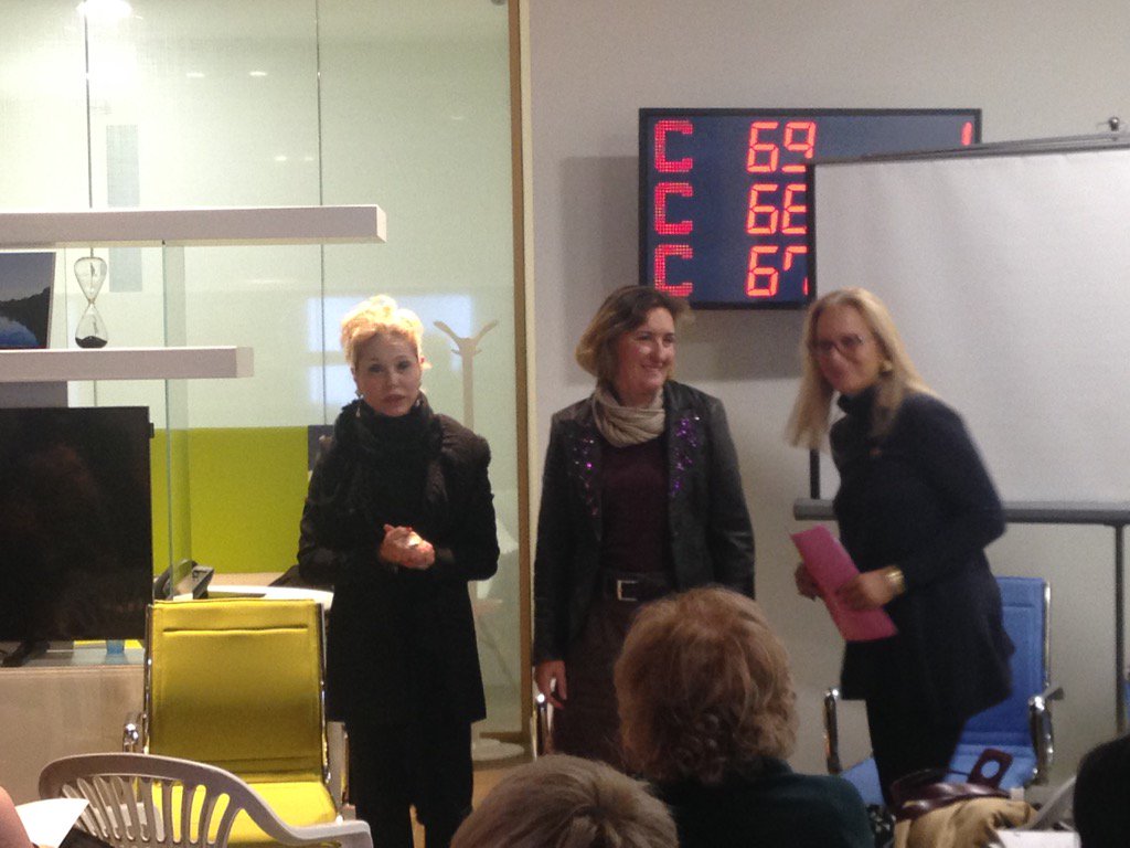 leavethesign's tweet photo. @biclazio @banca_intesa progetto donna con @pinamaiorano e #carladelfino #df8 #switchtodsign https://t.co/V8bkizZirT