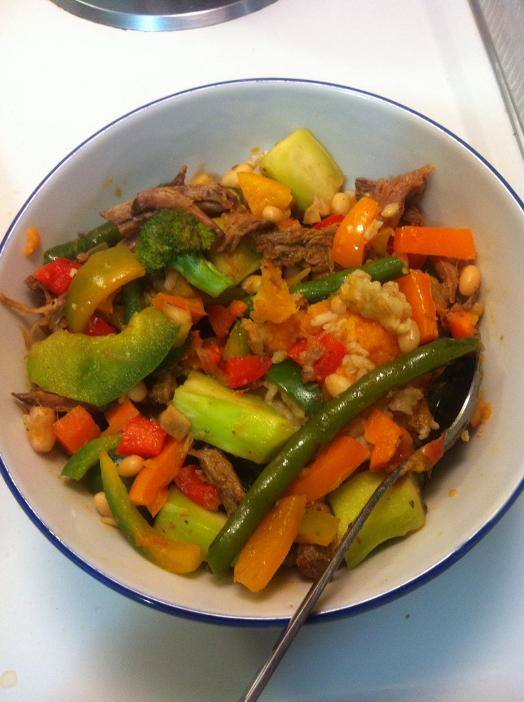 anhskis's tweet photo. My sustainable meal. Ontario veg from Kitchener market, &amp; beans to supplement meat protein @UWAlexTA #URWhatUTwEat https://t.co/g2ziaPFXnd