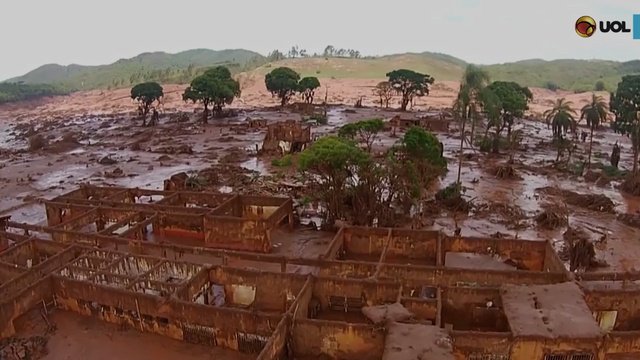 UOLNoticias's tweet photo. ONU critica governo brasileiro, Vale e BHP Billiton após desastre em Mariana https://t.co/FQFIwpdFCy https://t.co/45GB3woBSm