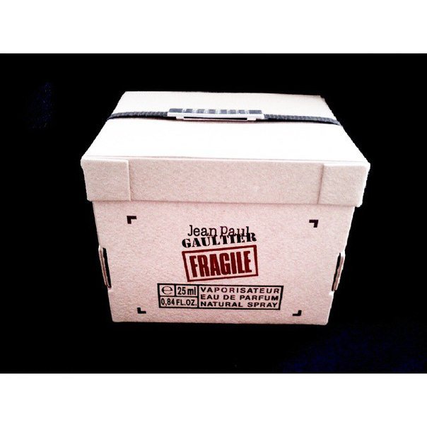 Jean Paul Gaultier 
Fragile 1999 
Eau De Parfum 
Natural Spray 
0,84 fl.oz.(25 ml) 
Vintage NWB Sealed 
PayPal