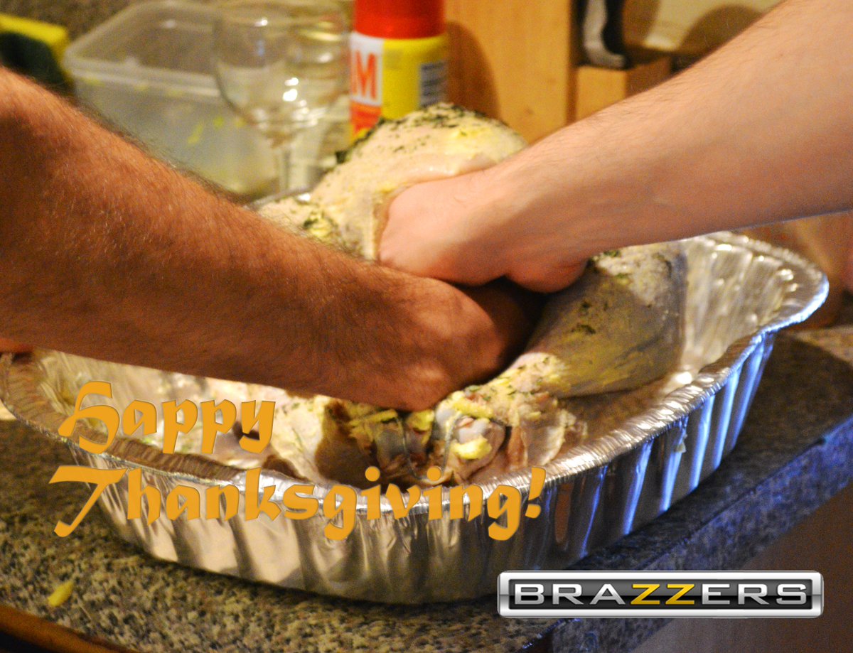 iLoveBlood's tweet photo. @Antihero419 and I want to wish everyone a #HappyThanksgiving #DoubleStuffing https://t.co/AeNJ6OZtND