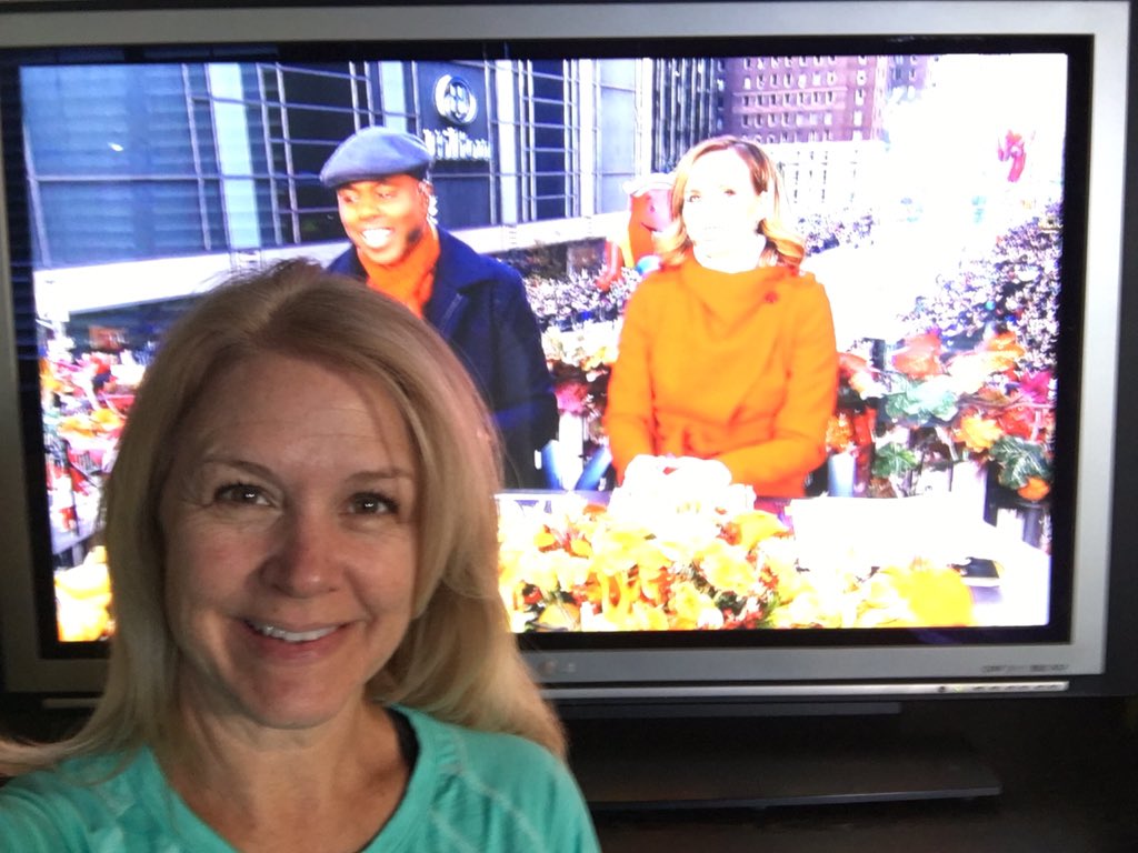 Love seeing you both hosting the parade!CBS Pride! #TdayCBS  #happythanksgiving <a href="/KeltieKnight/">Keltie Knight</a>  <a href="/KevinFrazier/">Kevin Frazier</a>
