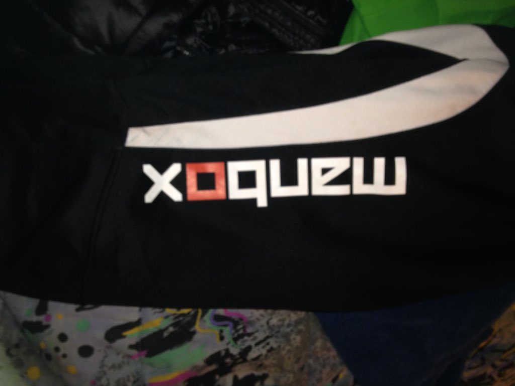 skiteammanbox's tweet image. Manboxin tunnistaa rukan mc:n aikaan housuista #manbox #wtfdesign takit ois myös mutta ne ei mahdu päälle #ylipaino