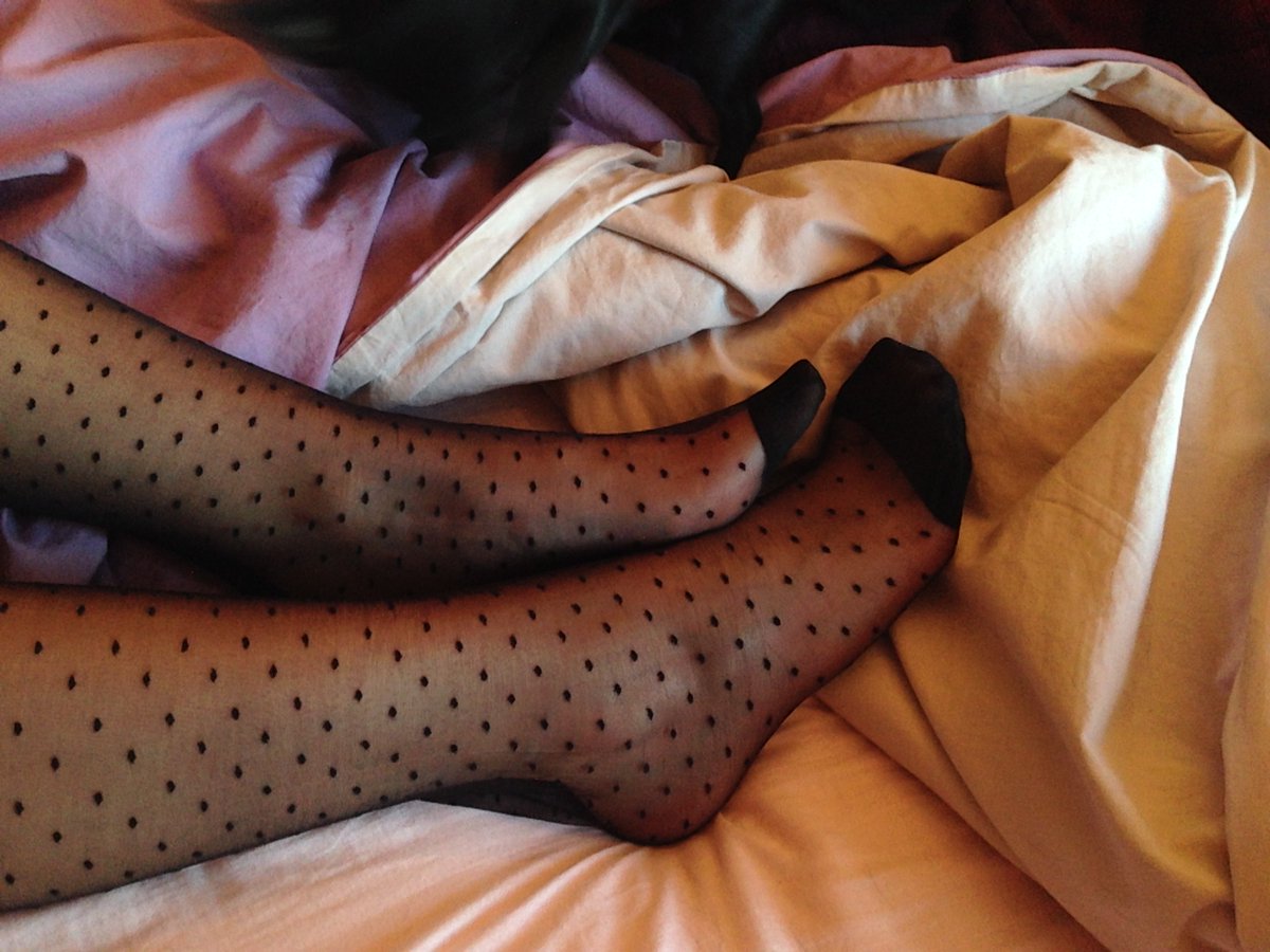 ellenafeet's tweet photo. #feet #tights #fetish #pieds #fétiche #foot #Ellena #feetmeplease https://t.co/X7ryyD7yr2