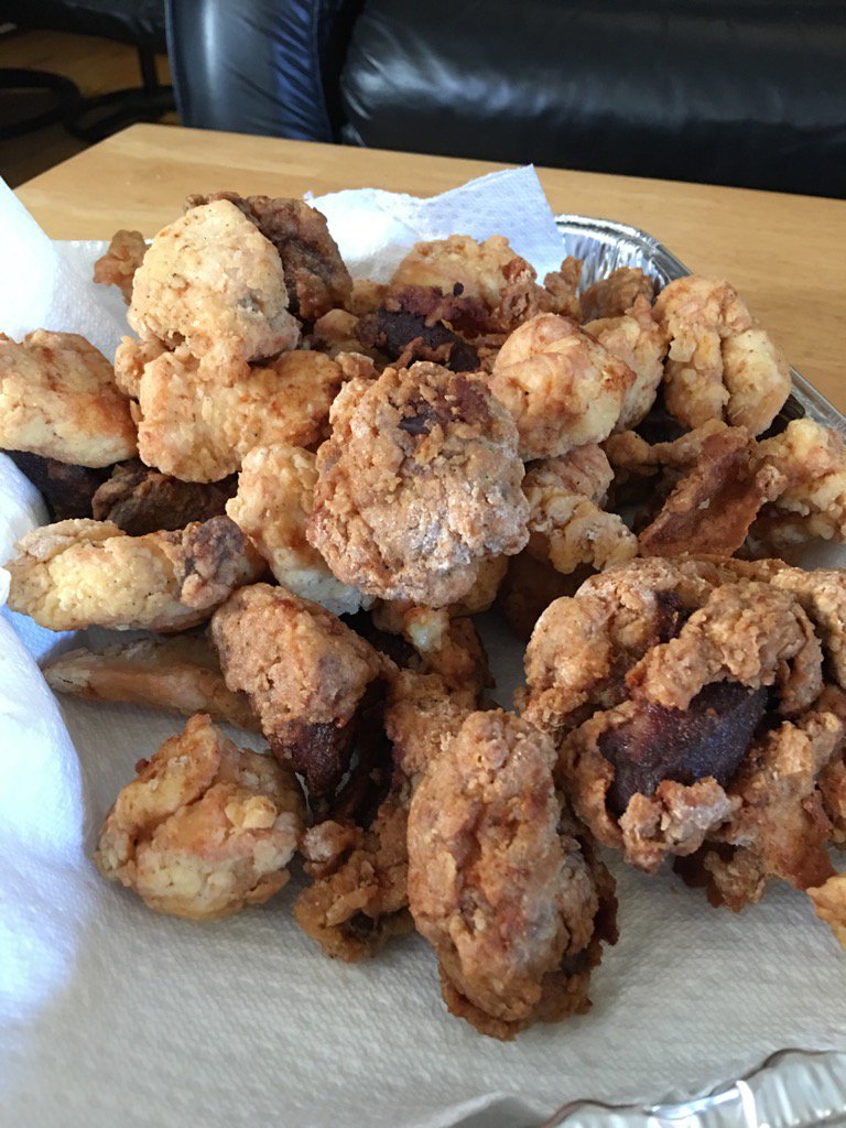 Gartenberg's tweet image. Hey, the fried cauliflower is here... #FryFest2015 next up. Fried pickles.