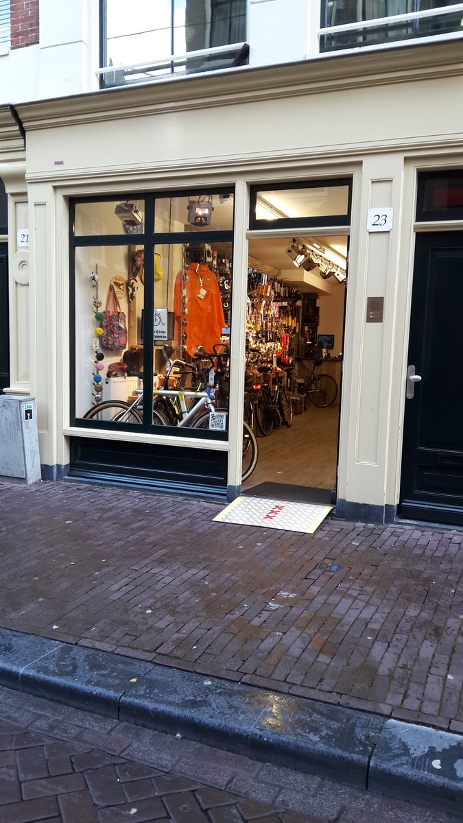 TheAccessibles's tweet photo. This week 150 shops received a ramp - excellent government gift! #Amsterdam #ChangeAccessibility #iloveshopping https://t.co/8zC6wh7OUo