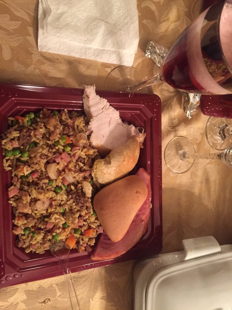 valentineatu's tweet photo. #PlateWars #MyPlateBad #GrubMode #blessed #SashaFierce #HappyThanksgiving #GoCowboys https://t.co/wnlDUERQXn