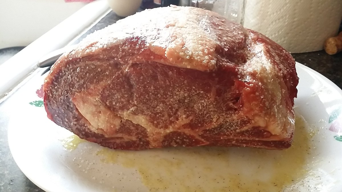Johnston985's tweet photo. Turkey is for suckers. #RJsRoadsideBBQ #OpenForThanksgiving https://t.co/gqw59b7dmb