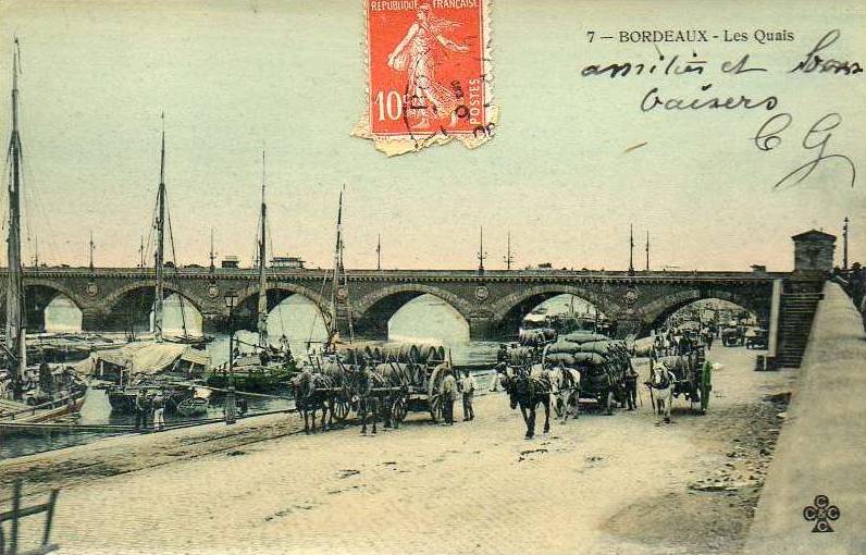 LPVien's tweet photo. [Archives] #Bordeaux, une ville marquée par le vin.
https://t.co/zutlYmWFHC https://t.co/AoOwoCKOqP