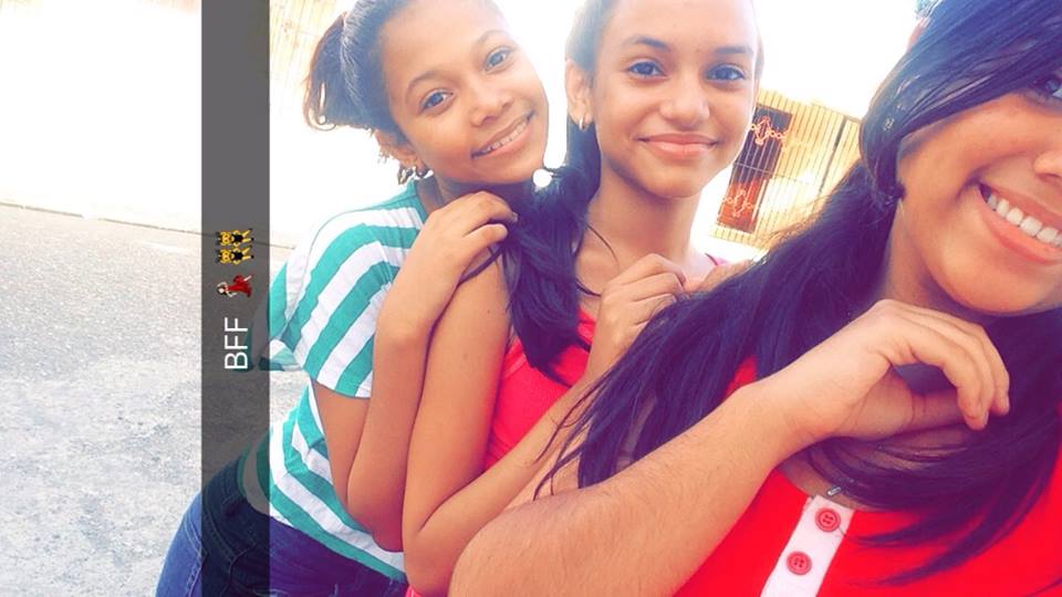 loranneREADY29's tweet photo. beffas #mismujereslasquemasamo #micami #mijess #jelocaforver #mishermanas https://t.co/g40GEMeD0U