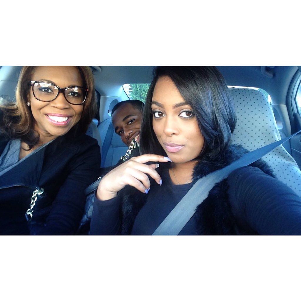 firstnameci's tweet photo. happy thanksgiving #wehavin ❣🤑 https://t.co/Ze0zro1hs1