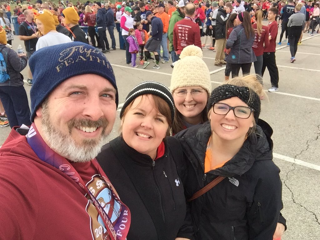 Jdog2525's tweet photo. Had a great run at the #Flyingfeatherfourmiler. Great support from family!! https://t.co/AS0IB3GD2N