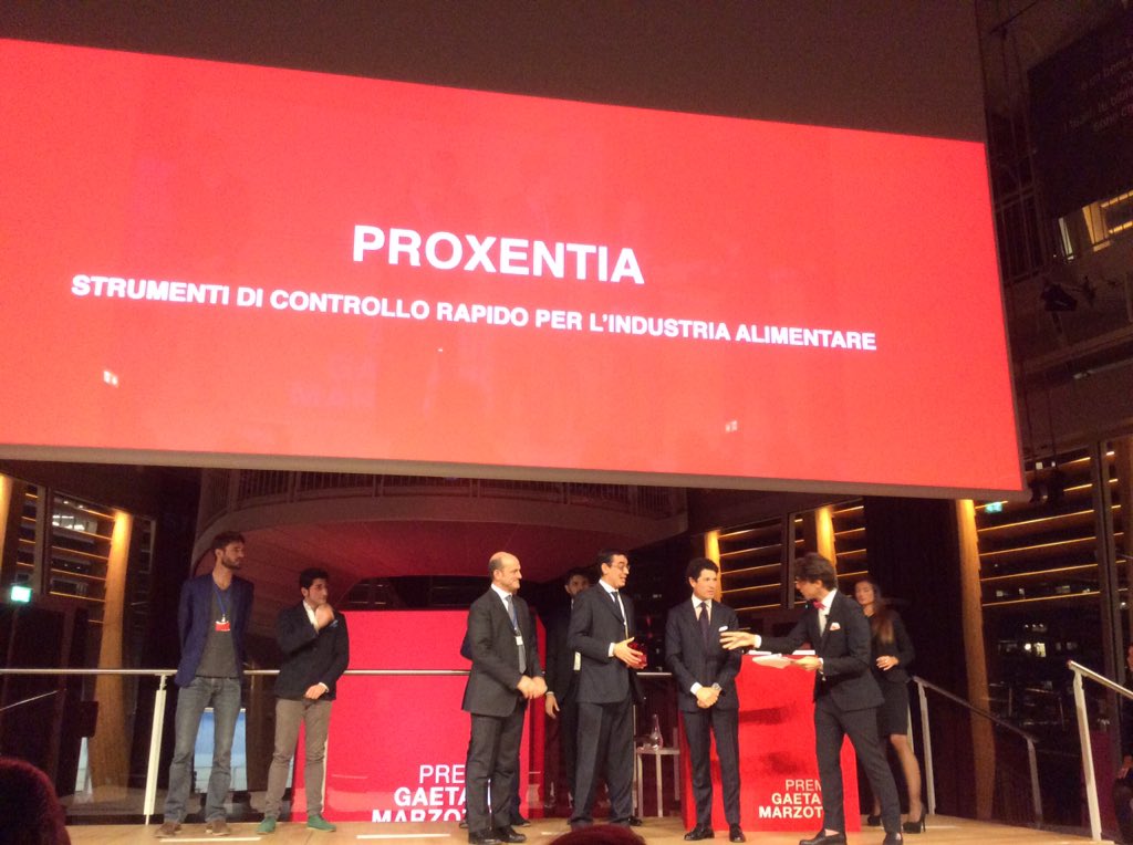 Neuroteam1's tweet photo. Proventia vince al @premiomarzotto https://t.co/PgvMwkiHlw