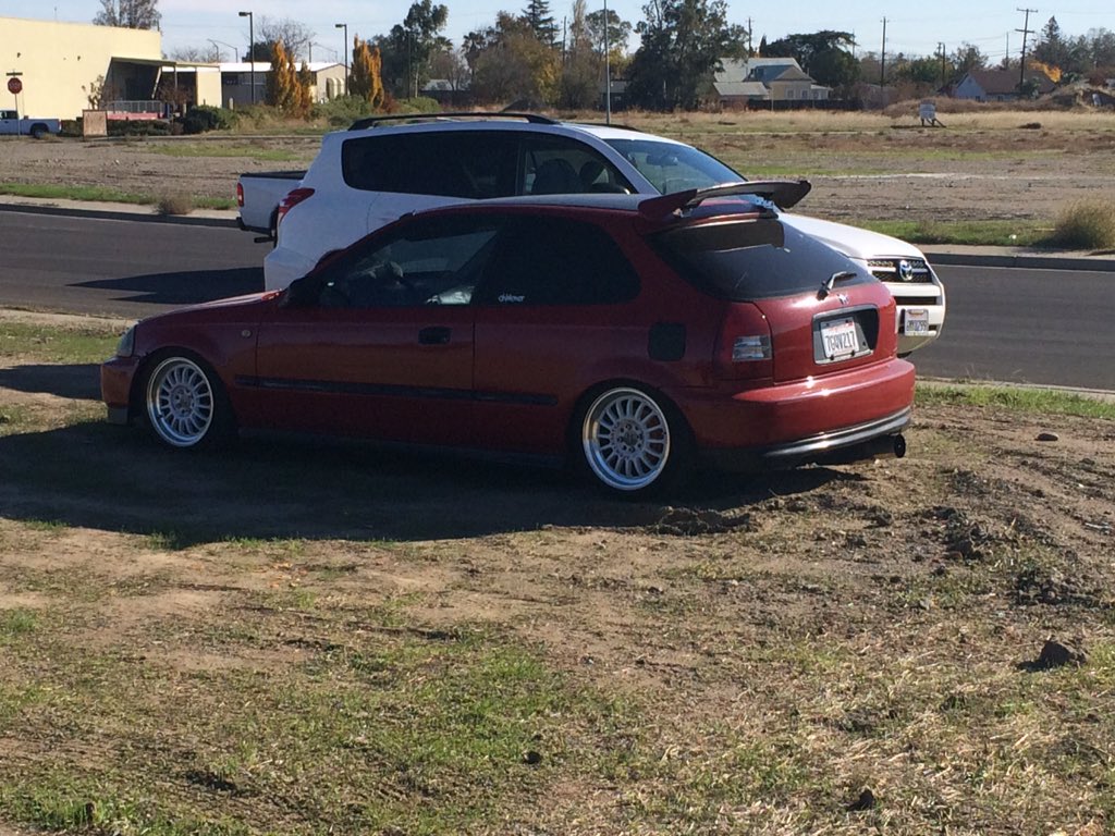 importsonly98's tweet photo. Spotted this clean ass civic @TunerMob @SlammedInc https://t.co/NyRfSAeY2U