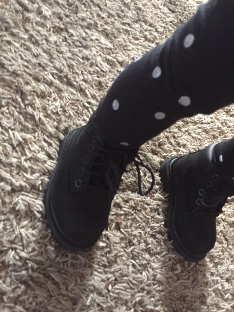 lashesfouryou's tweet photo. #BabyTimberlands #BabyModel https://t.co/CzbO1JJqJq