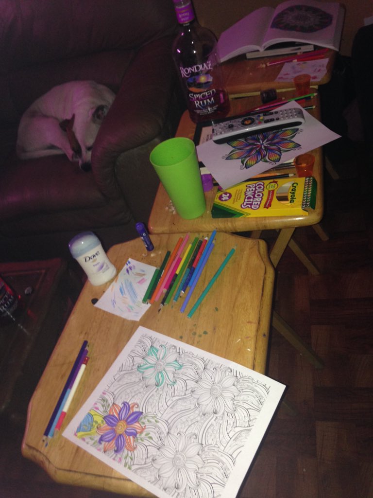 LEnglnad's tweet photo. Color set up. #adult coloring https://t.co/rbaLe2tPZJ
