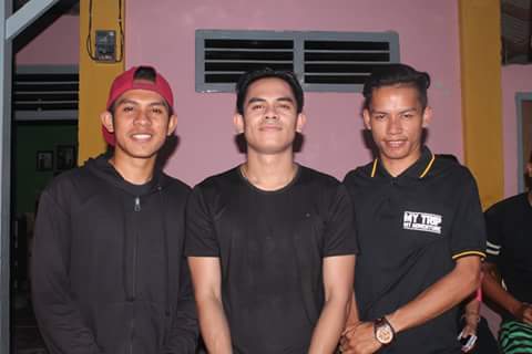 3 bersaudara :-) @DA2_Ady <a href="/AksarDr/">Aksar Kasipahu</a>