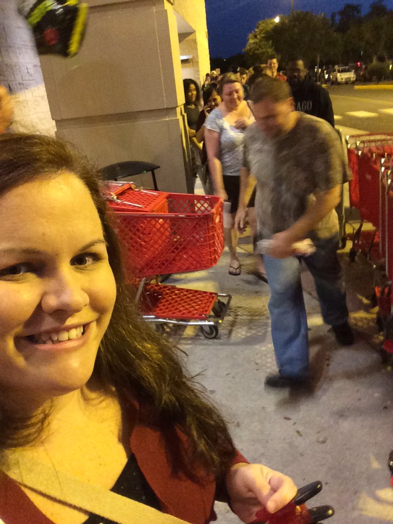 sara_stjean's tweet photo. T690s crowd management was on point 🙌🏼 @320Reed @karabro6 @EpperlyLaura https://t.co/C5SwQtZwYa