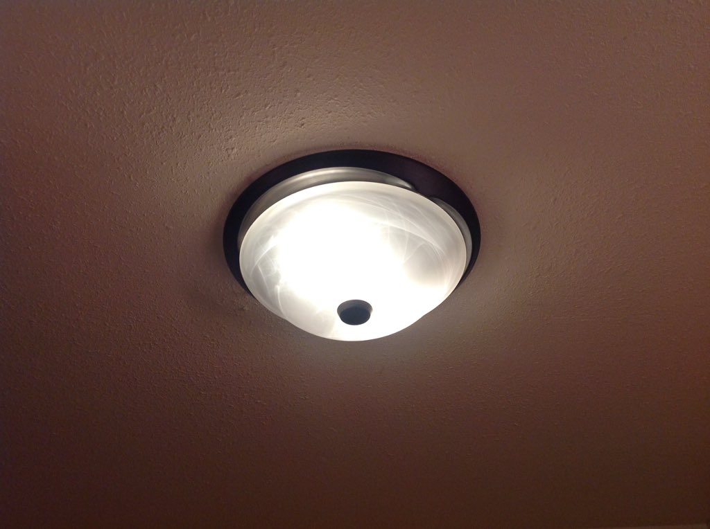 Ghall1962's tweet photo. Eatin' turkey, watchin' American futbol and install' a new super quiet ceiling fan.  Ka chow! https://t.co/8P6mqe4wJW