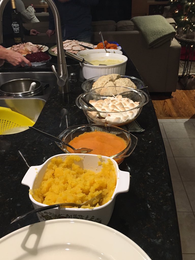 UWkatrinaTA's tweet photo. American Thanksgiving ❤️🎉🦃 #URWhatUTwEat https://t.co/tsurDlQJ1b