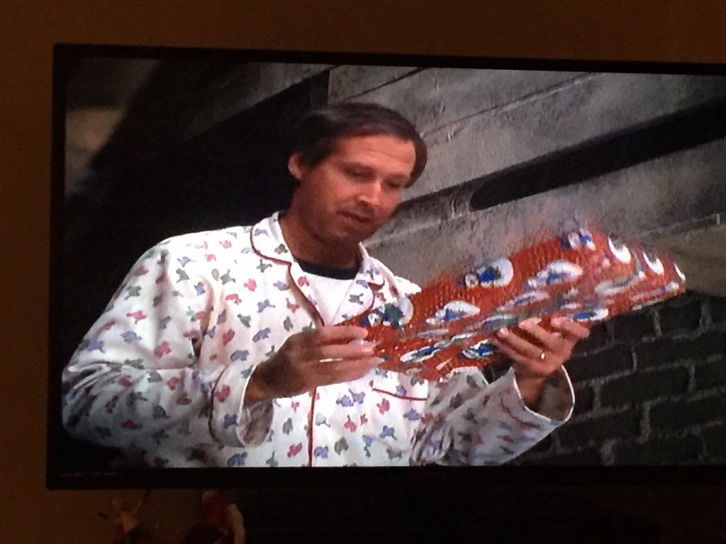 JebMastandrea's tweet photo. Awesome #Thanksgiving with the family Plenty of food &amp; plenty of booze. Now watching #Christmas Vacation. https://t.co/xLuo8voPBx