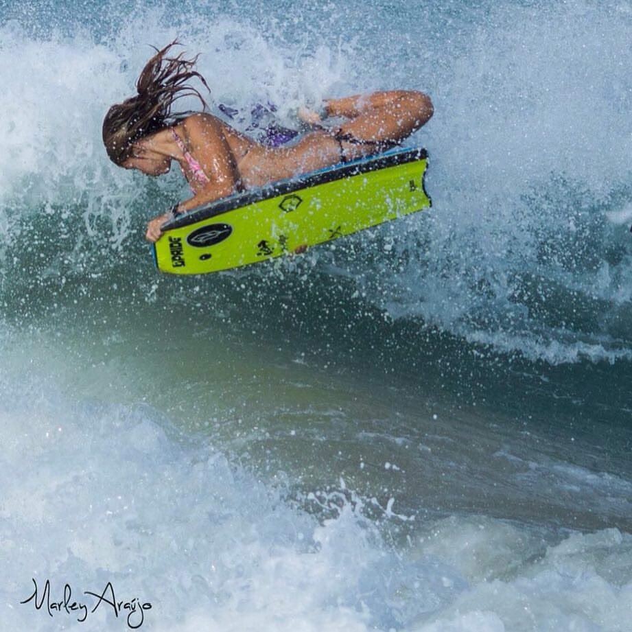 isabelasbb's tweet photo. @penaoficial // @pridebodyboards // @invertstyle // @onezeroone_wetsuits #Bodyboard #terradosol https://t.co/JVaHEGLV7J
