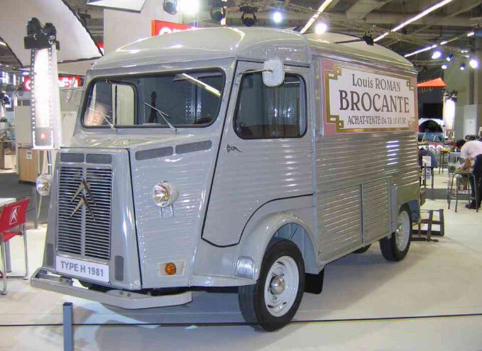 GregLeclerc's tweet photo. Bonjour .@RadioCanadaInfo En France on a ça comme #camiongris  #SiCaPeutAider #CaFaitPlaisir #LouisLaBrocante #QWEF https://t.co/YvKNnQVefn
