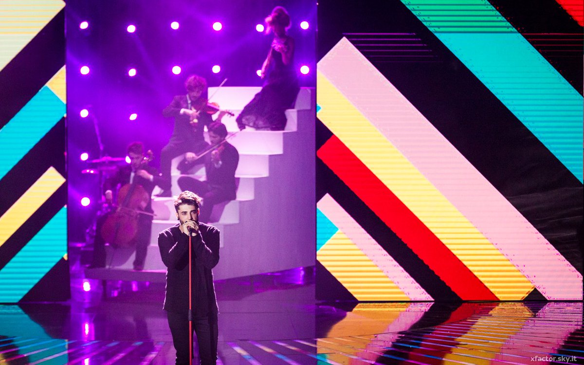 XFactor_Italia's tweet photo. Un #Giosada così romantico non l'avevamo mai visto... 😍 #XF9 https://t.co/vnNwyGthwx