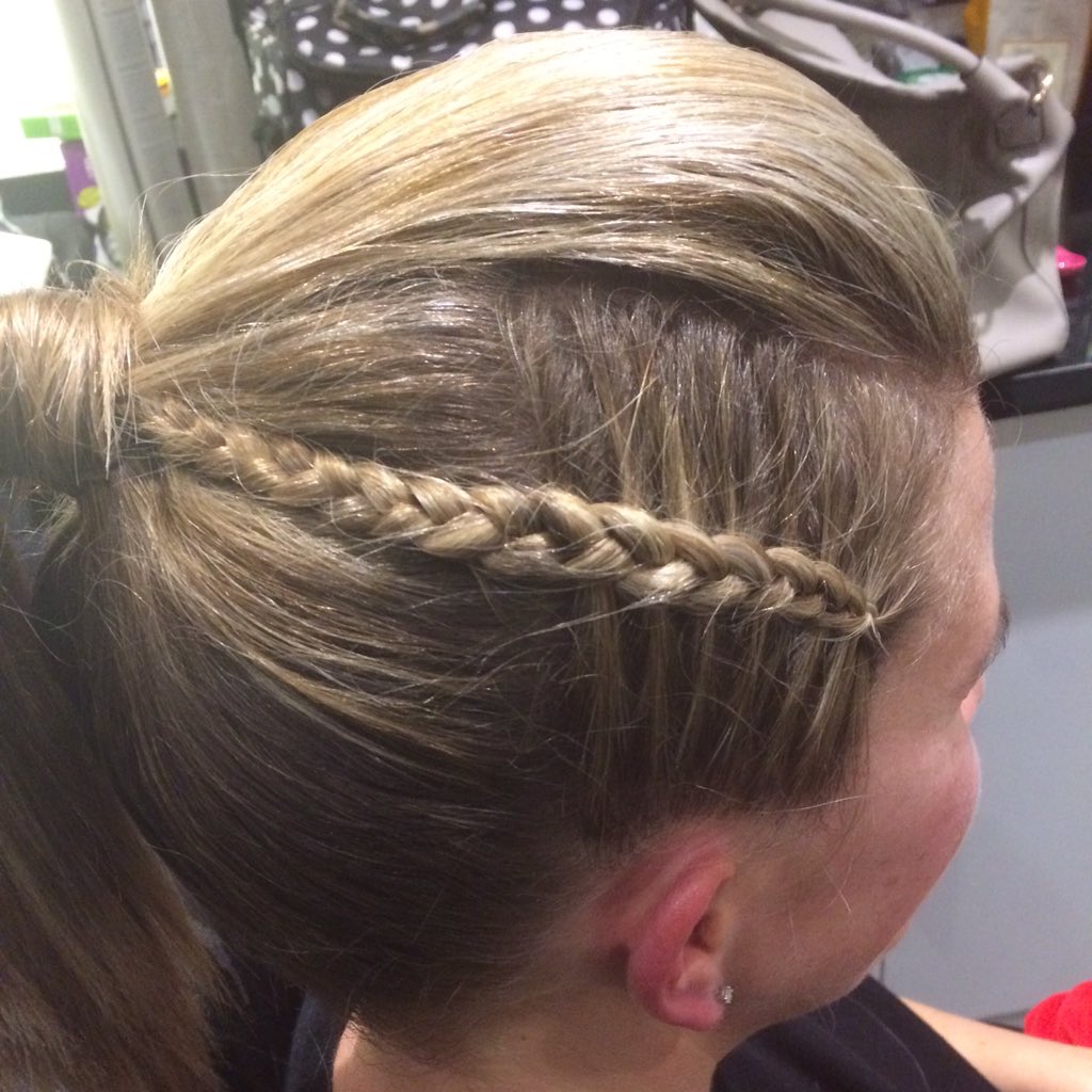 myhairfantasy's tweet image. Love this Mohawk pony tail with braids X #mohawkhair #mohawkbraid #hairup #updo