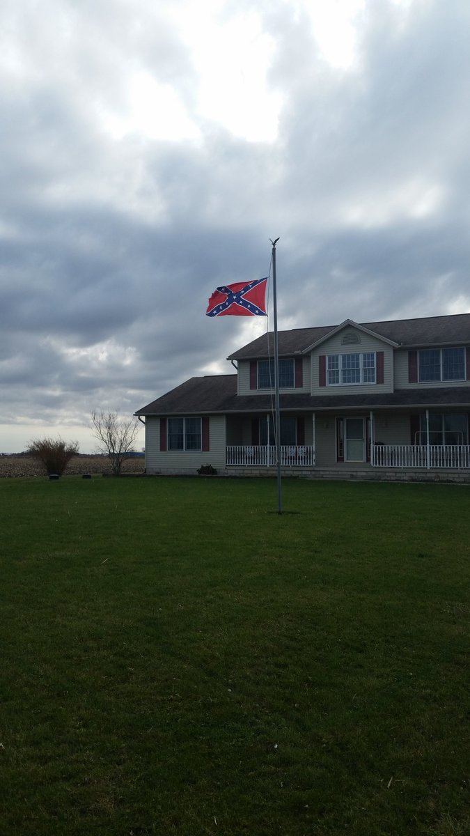 I really did have the whitest thanksgiving ever. Pulled into my aunts house... #ThanksgivingWithWhiteFamilies