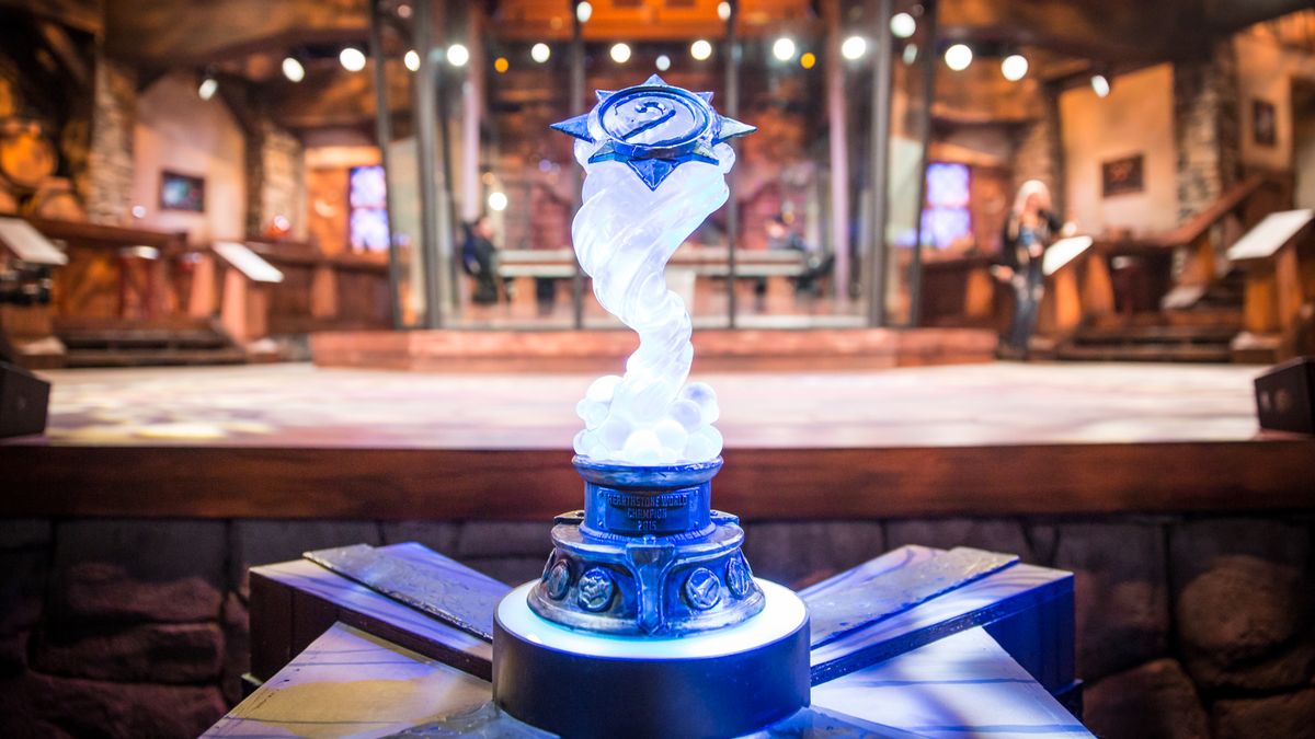 Hearthstone’s revamped e-sports tournament features $1 million in prizes theverge.com/2015/11/26/980…
