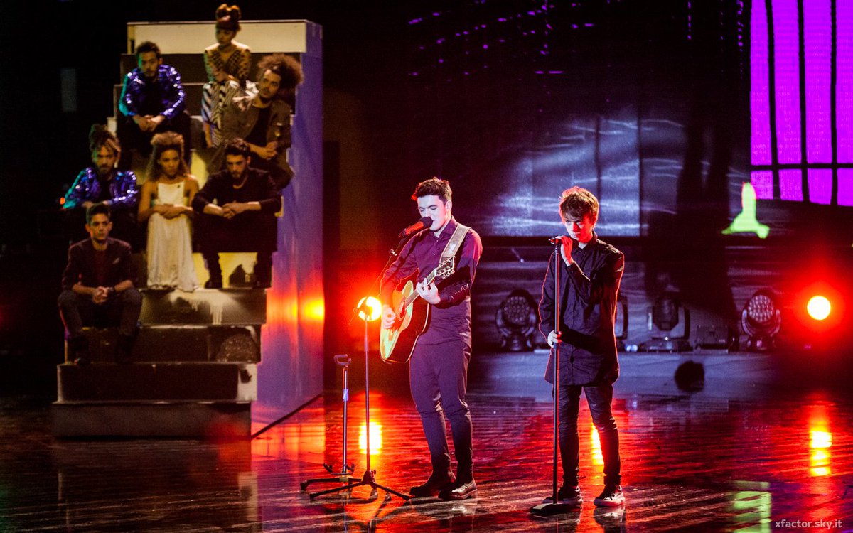 XFactor_Italia's tweet photo. Gli #UrbanStrangers debuttano in italiano con un brano difficilissimo. RT se vi piacciono! #XF9 🇮🇹 https://t.co/j9AKdB6ttL