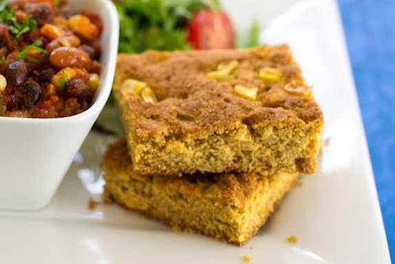 MReadPDX's tweet photo. 6 Savory & Sweet #Vegan #CornbreadRecipes via @Veg_Kitchen https://t.co/Oikhrlc0AS https://t.co/HHZyt4NtAf