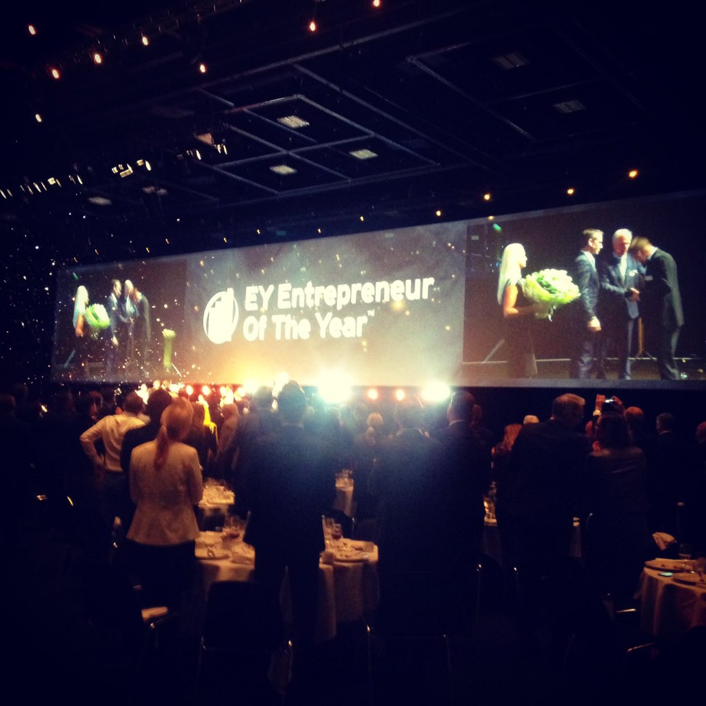 connectdenmark's tweet photo. @Kristian_Jensen &amp; Christian Frigast uddeler prisen til årets EY Entrepreneur Of The Year! Tillykke Casa A/S #eoydk https://t.co/nk9PM71BVb