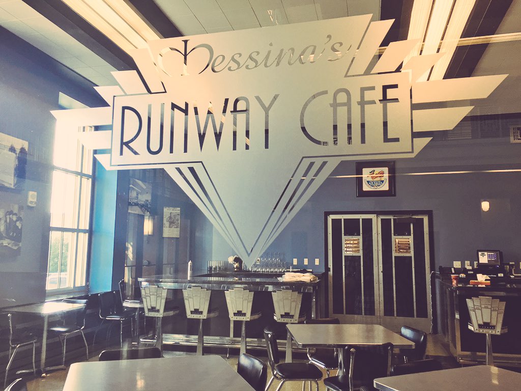 ChrisGraythen's tweet image. Thanksgiving day at lakefront airport in #NOLA #walnutroom #sushanairport